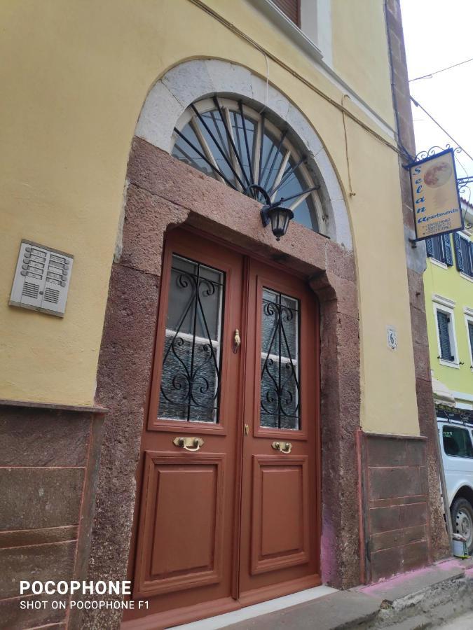 Selana Apartments Mytilene Exterior photo